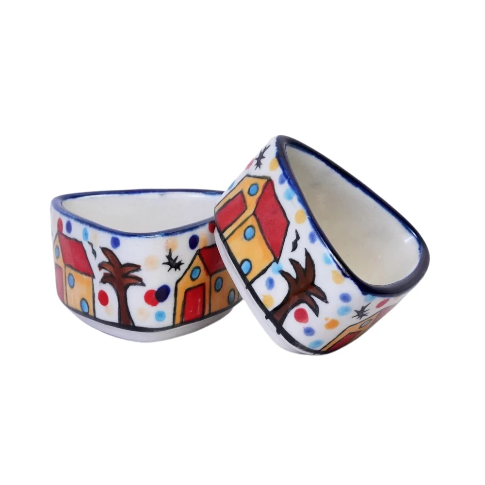 HOUSELA Hand Painted White Ceramic Triangle Shape Bowl for Serving Chutney Bolw Sauce Bowl Pickle Bowl Set of 2 Pcs