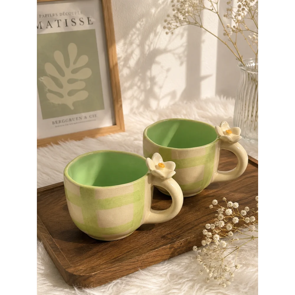 Daisy Bloom & Green Rose Ceramic Coffee Mug – Floral Aesthetic Tea Cup