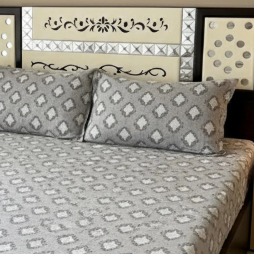 RADECOR Premium Polycotton Diamond Grey Bedsheet with 2 Pillow Covers | Soft & Breathable Fabric | Machine Washable | King Size | Ideal for Daily Use