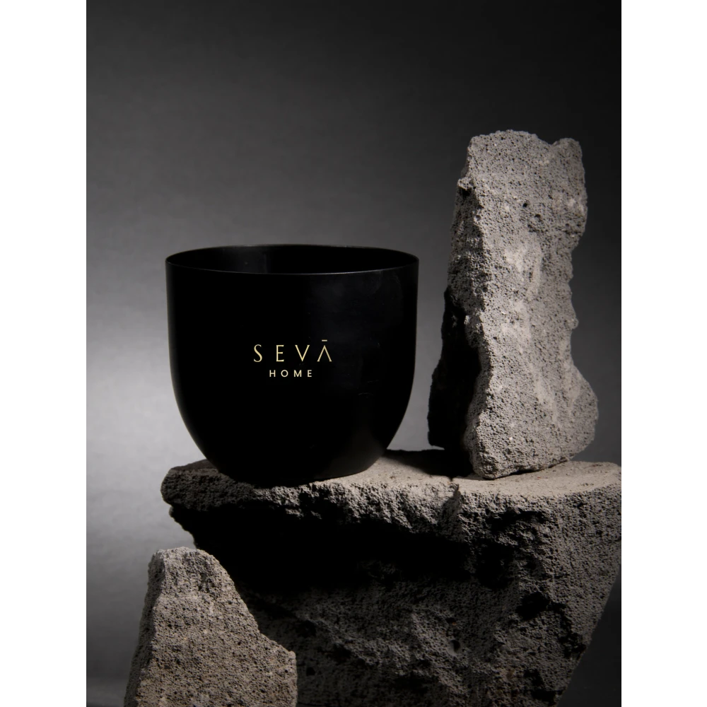 Heirloom Noir Candle – Classic Black | Bold & Sophisticated Fragrance