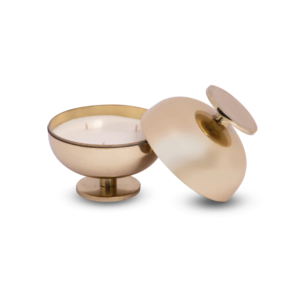 Oasis Glow Candle – Sculpted Gold Elegance with Bloom Fragrance