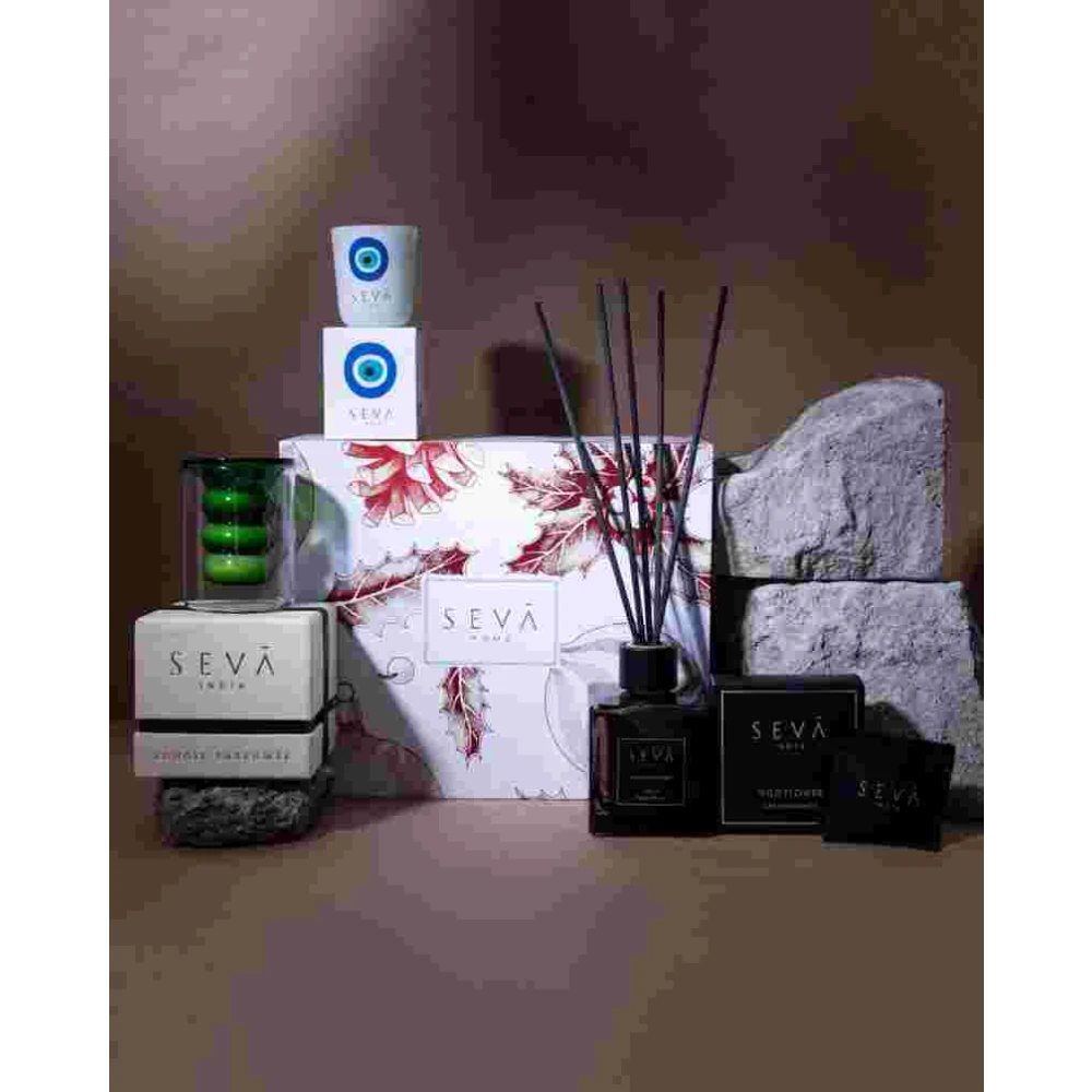 Deluxe Christmas Gift Hamper – Secret Santa Edition | Ornament Print | Candle, Diffuser, Car Fragrance & Evil Eye Candle