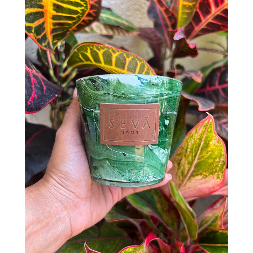 Avante Garde Berries Candle – Classic Marble Glass Jar Edition