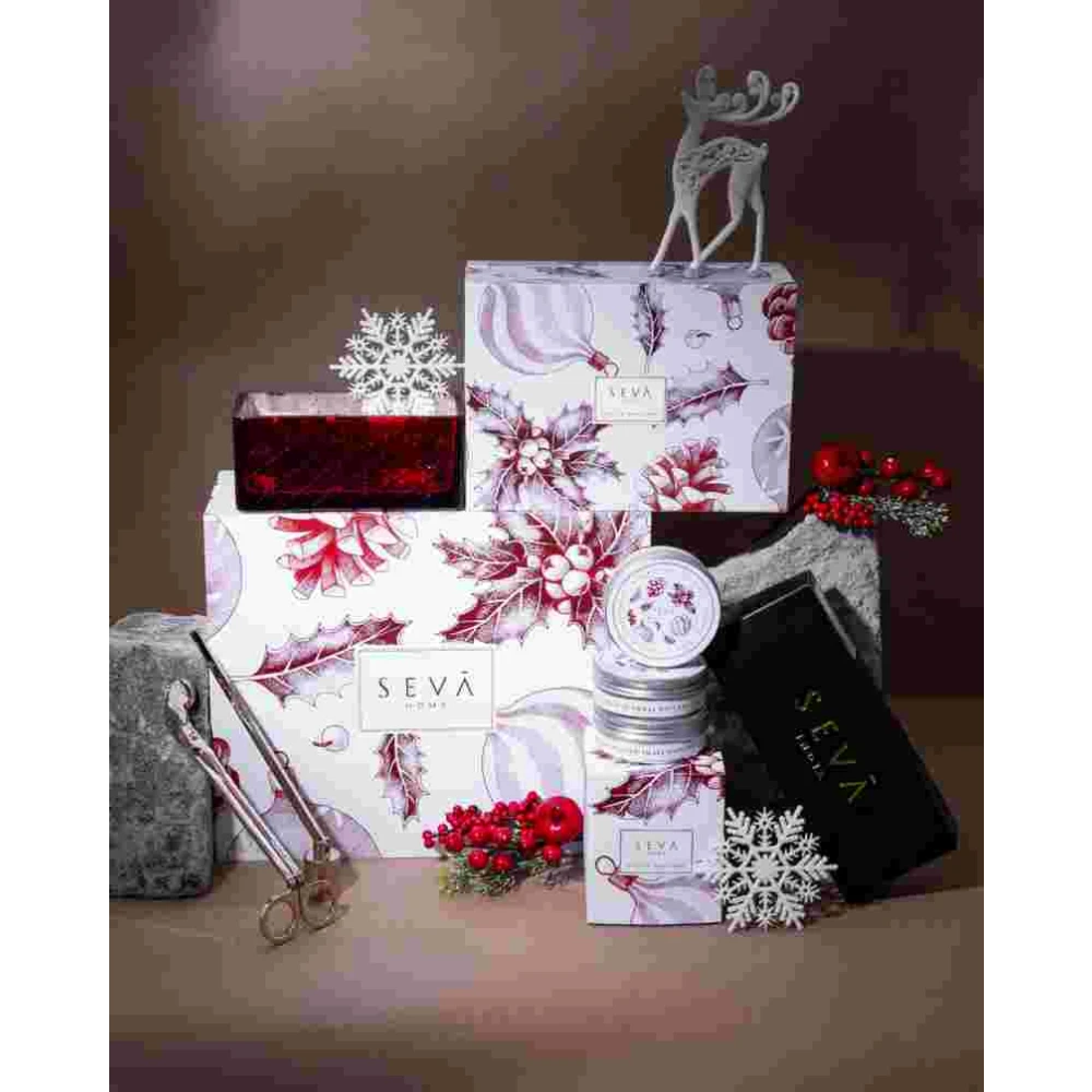 Holly Jolly Luxury Gift Hamper – Ornament Print Edition