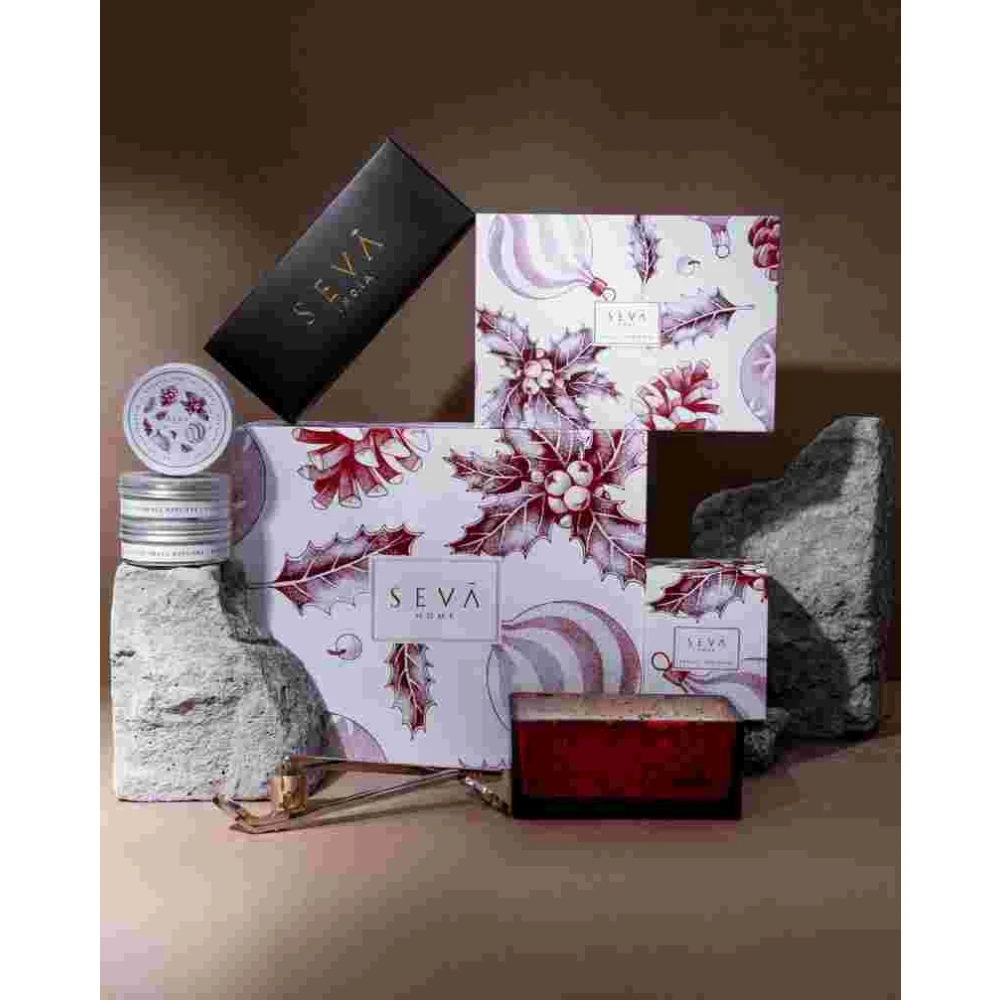 Holly Jolly Luxury Gift Hamper – Ornament Print Edition