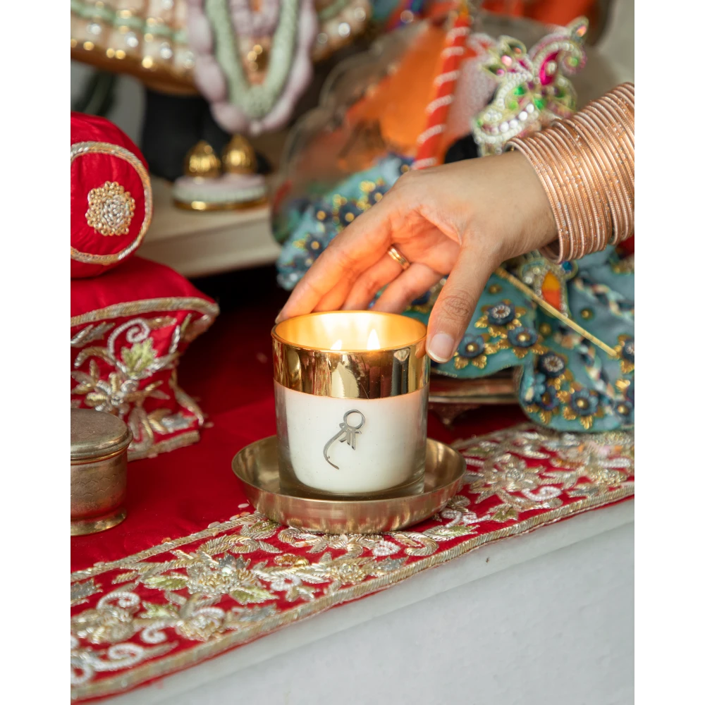 Enchante Divine Shree Candle – Auspicious Bloom Edition
