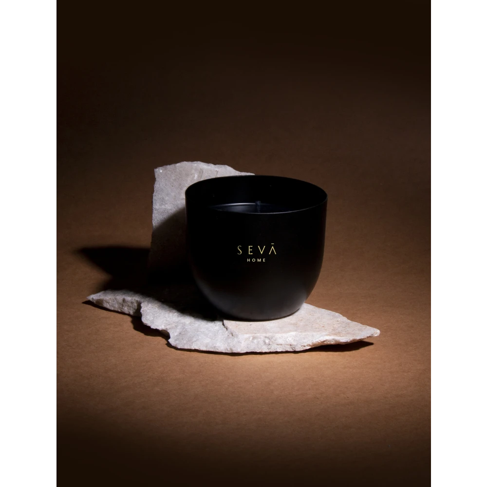 Heirloom Noir Candle – Classic Black | Bold & Sophisticated Fragrance